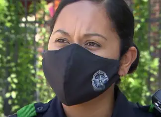 2-year-old brings police officers to struggling mother of six who fled an abusive relationship