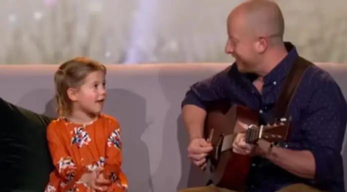 5-year-old girl blows the audience away with incredible performance of Dolly Parton song