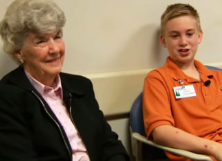 Teen is volunteering at a veteran retirement home and is making a huge change in the residents’ lives