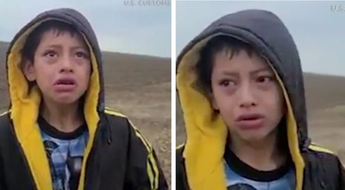 10-year-old migrant left behind by the group asks agent for help and says he’s afraid for his life in a heartbreaking footage