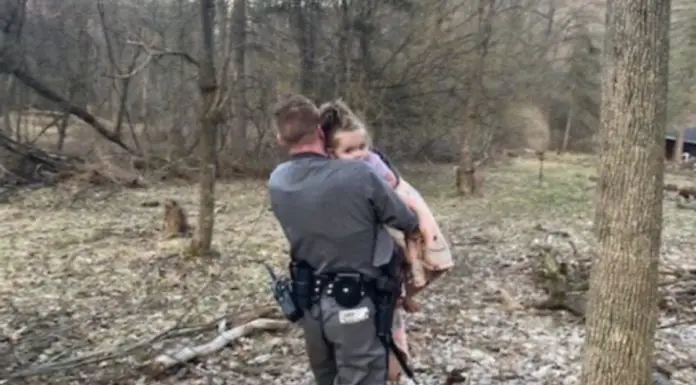 New York State Trooper spots 2-year-old missing girl in the mountain just before the sunset