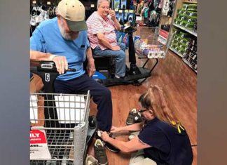 Walmart employee helps elderly man find the perfect shoes
