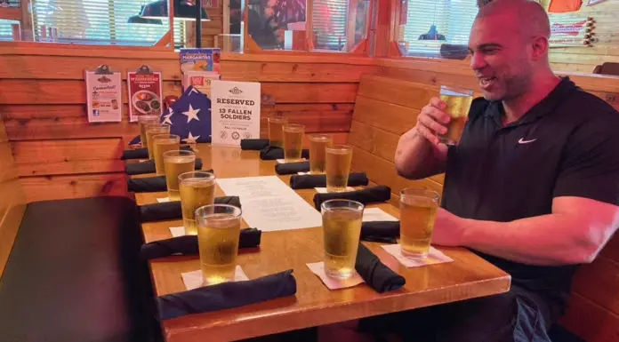 Air Force veteran honors fallen troops with 13 empty seats at Texas Roadhouse
