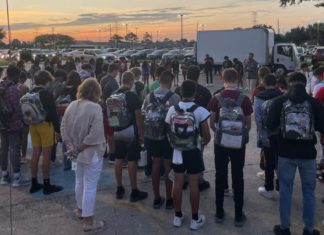Thousands of high school students across America unite in prayer