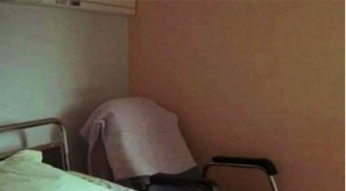 After 10 years, mother returns to the abandoned home where she had left her one-year-old kid and discovers something that makes her cry