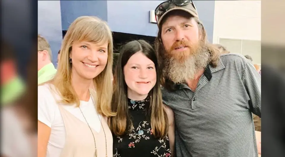 With Tears In Their Eyes Jase And Missy Robertson Make The