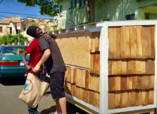 Man chooses to build a tiny cottage for a homeless woman camping outside his house