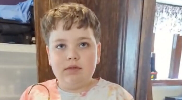 9-year-old has a sweet handmade present for his dad – his father’s reaction shocks him