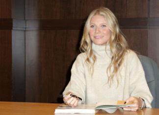 Gwyneth Paltrow wins her lawsuit – stops to whisper in the plaintiff’s ear as she leaves the court