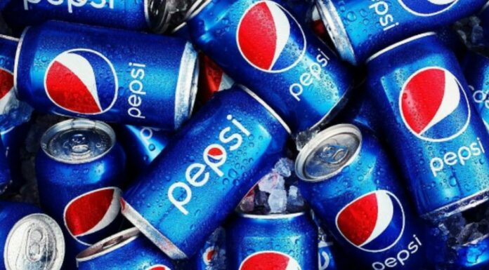 Grocery store owner bans Pepsi products once he notices offensive logo