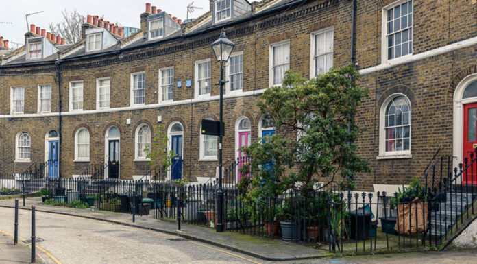 House looks beautiful – but people refuse to buy it because of what they see inside