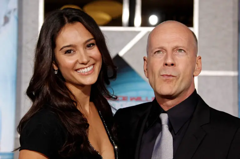 HT5. Bruce Willis' wife Emma Heming shares heartbreaking video of him ...