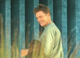 Tom Brady and the ‘mystery model’ have been casually ‘hooking up’ this summer