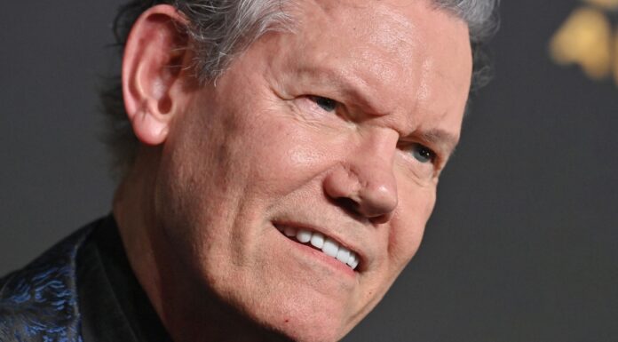 Tragic Randy Travis news confirmed – stagehand killed by jealous wife