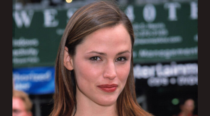 Jennifer Garner’s daughter Violet makes rare public appearance with mom – she’s her spitting image