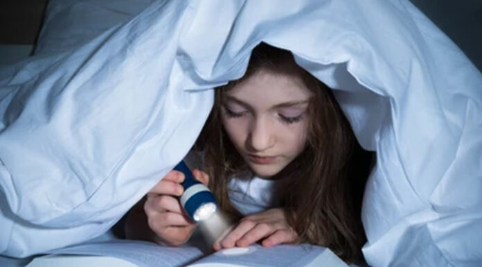 These parents have strong feelings about their daughter staying up late to read