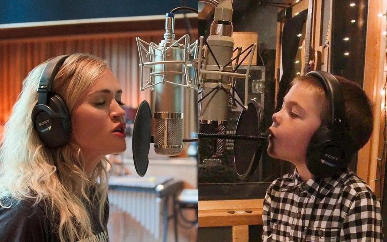 Carrie Underwood and son deliver heartwarming rendition of 'The Little ...