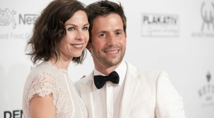 US actor Christian Oliver and his 2 daughters died in a plane crash in the Caribbean