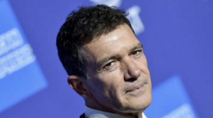 This is what the long-legged blonde that stole Banderas’ heart looked like – And he left Griffith for her?