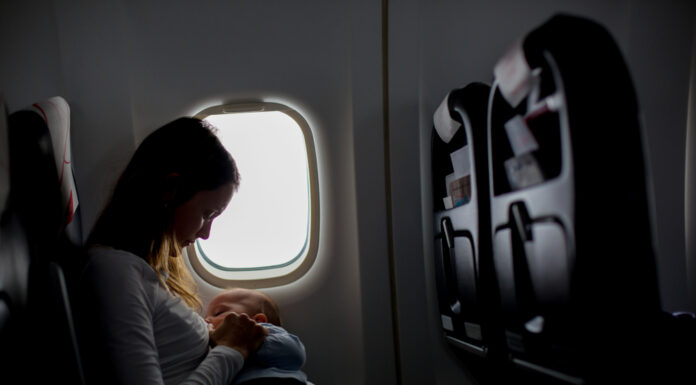 Woman tries to take her seat on a plane – but she refuses, and what happens next has the internet is divided