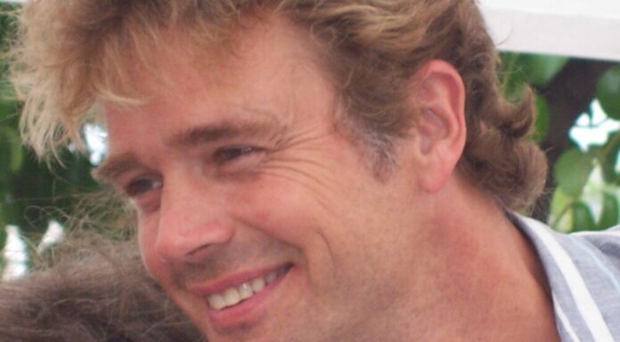 John Schneider slams Beyoncé’s new country song and compares her to ‘a urinating dog’