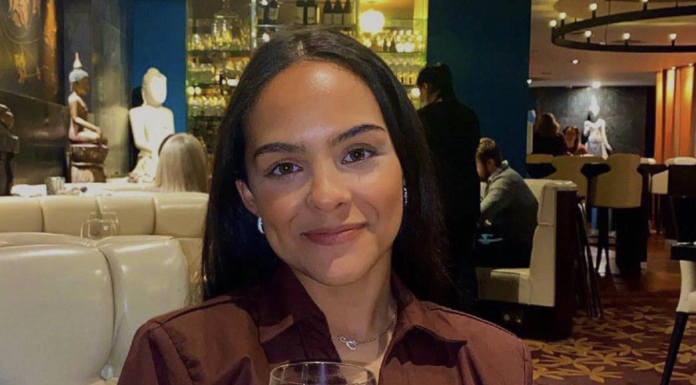 She was 25 with cancer and she just announced her own death
