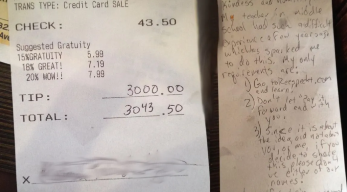 Waitress finds $3,000 tip from stranger— Then reads his 3 ‘requirements’