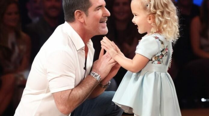This long-awaited moment, Simon Cowell pressed the button, knelt down and begged: Sing again!