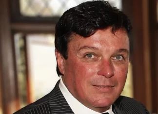 Pop star hid his affair with this man for 39 years – They had a secret wedding when he was 71