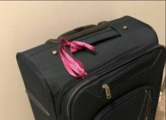 Why You Should Never Tie a Ribbon on Your Luggage, According to a Baggage Handler