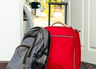 My husband tried to kick me out with his mistress, but an hour later, he was the one left homeless