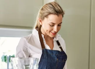 My husband sent me to his sick mom’s house – My lawyer called me and shouted ‘Go back now!’