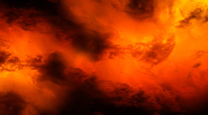 Woman spends 11 minutes in heaven and hell, returns with warning