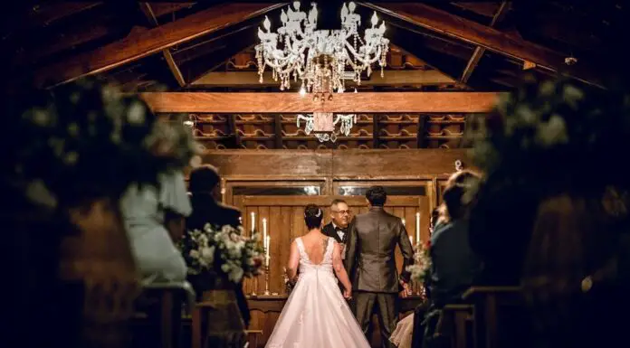 I noticed something strange about the bride – what I found under her dress shocked everyone