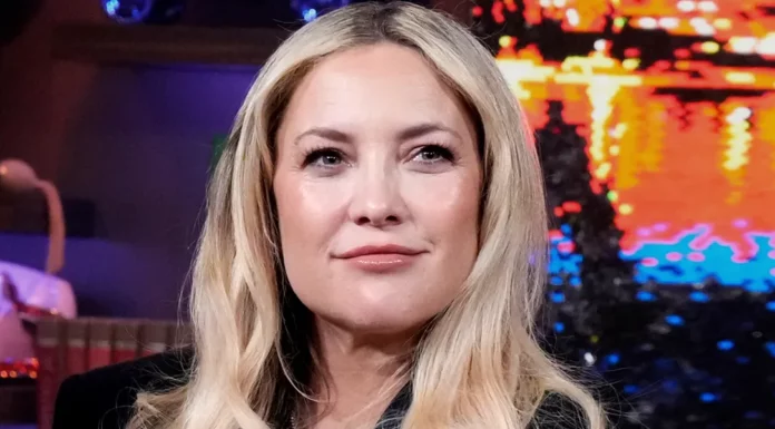 ‘Goosebumps’: Users Stunned by Kate Hudson Singing at Little Big Town’s ‘Christmas at the Opry’ 2024 – Video