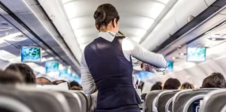 A Flight Attendant Saved a 62-Year-Old Business-Class Woman’s Life – 2 Years Later, She Received a Christmas Gift from Her as a Reward