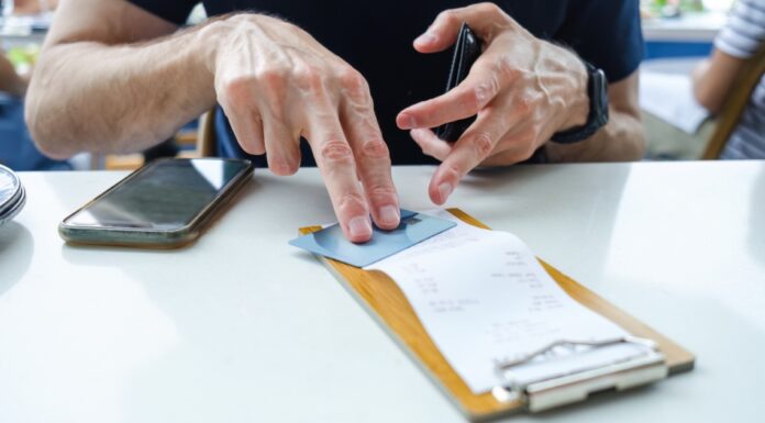 People who can’t afford to tip 20% ‘don’t deserve’ to eat out