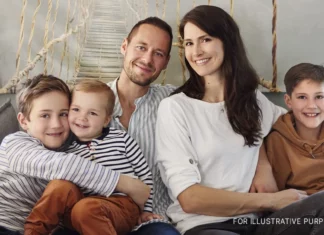 Father questions the resemblance of his middle son