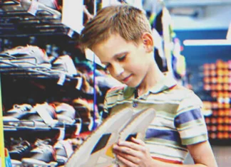 Boy gives up dream shoes to buy boots for poor classmate