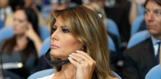 Hidden detail in Melania photo has everybody talking