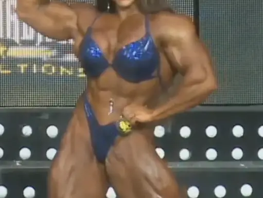 World’s most muscular woman shares how she looked before, and everyone is saying the same thing