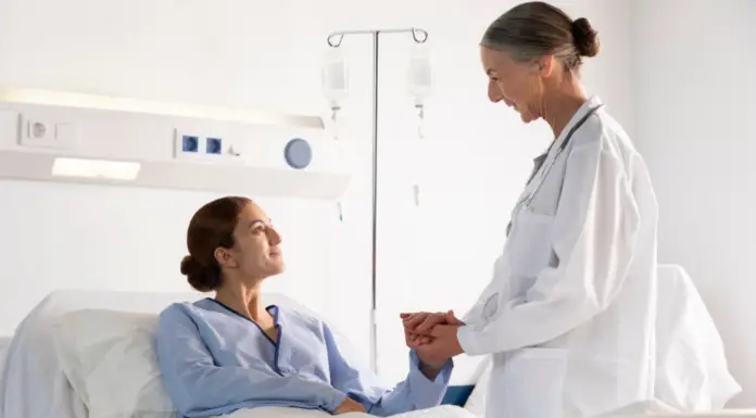 Woman reveals 3 overlooked symptoms before her stage 4 cancer diagnosis at 28