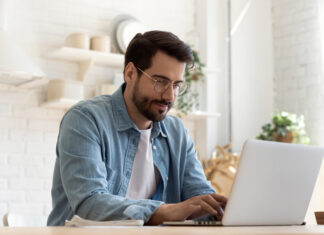 Person who used AI to apply for 1,000 jobs while sleeping wakes up to shocking results