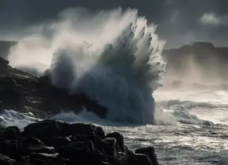 Tsunami alert after 7.6 quake hits major travel destination