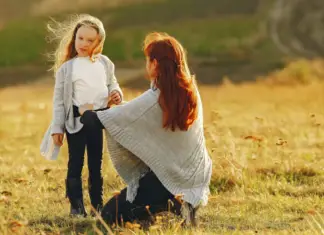 Names of mother and 11-year-old daughter who were on a medical jet that crashed revealed