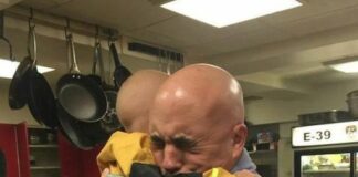 While working as a single mom at a diner, I lost track of my son – his words to a firefighter brought us all to tears