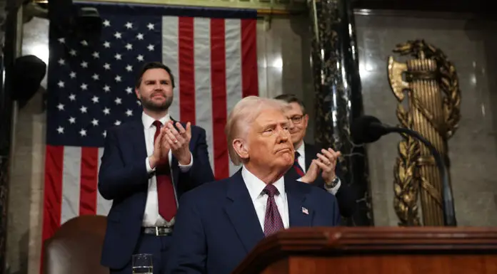 Lip reader says JD Vance made threat before Trump congress speech