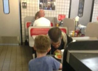 My 5-year-old brought an entire restaurant to tears with one simple act