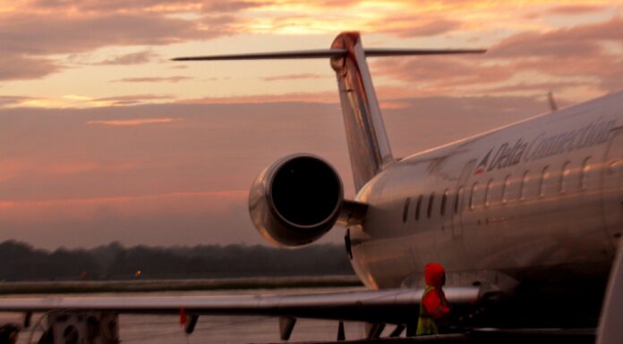 Plus-size influencer says airlines should accommodate people like her