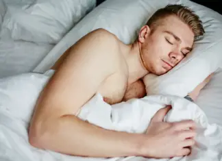 Expert reveals reason why sleeping without any clothes on in hot weather might be a bad idea